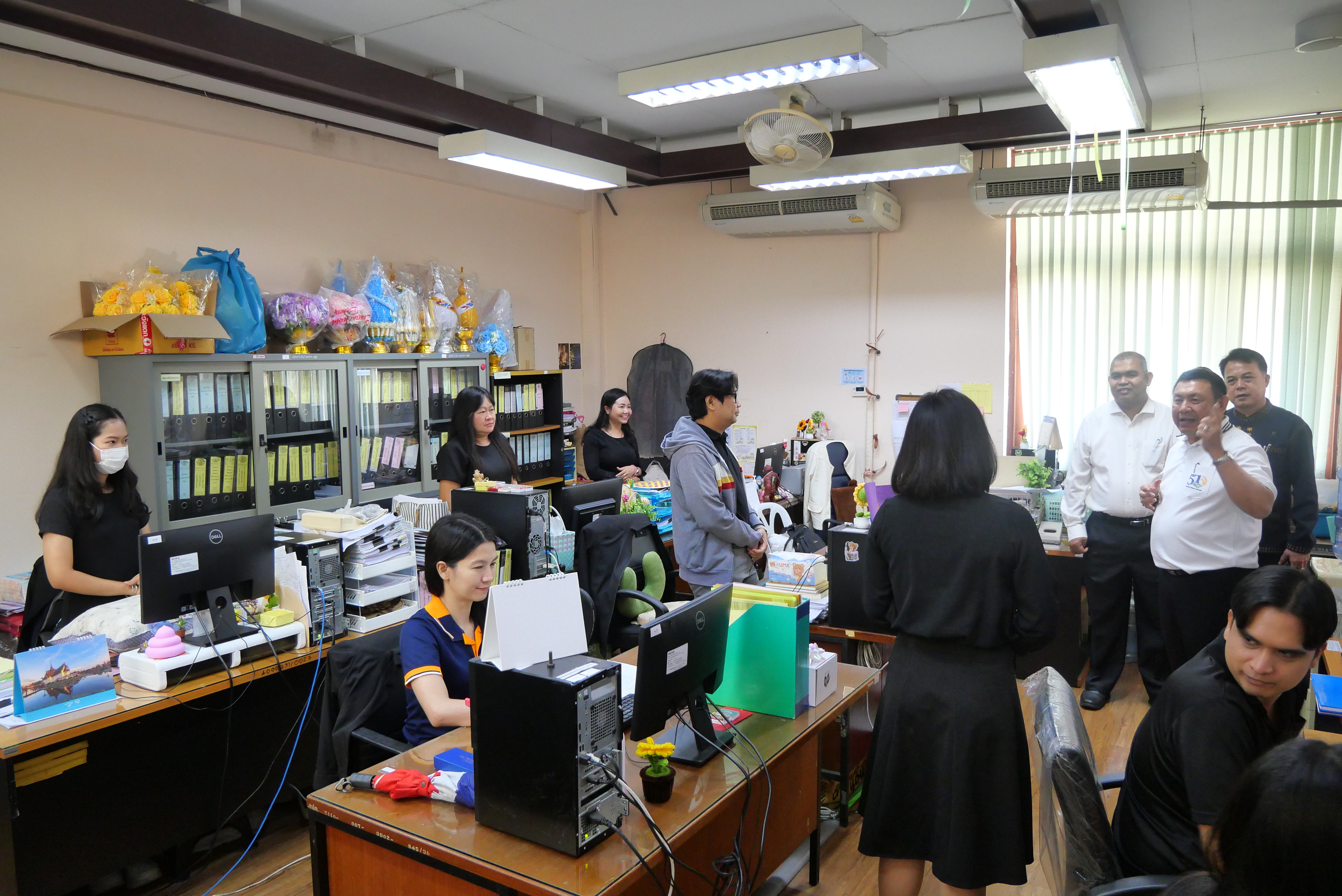 title - เลขาธิการ ส.ป.ก. ตรวจเยี่ยมบุคลากร ส.ป.ก. ถนนราชดำเนินนอก